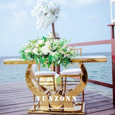 Καλή τιμή Πολυτελή μοντέρνα τραπέζια από ανοξείδωτο ατσάλι σε χρυσό χρώμα για γαμήλια διακόσμηση, έπιπλα ξενοδοχείων σε απευθείας σύνδεση