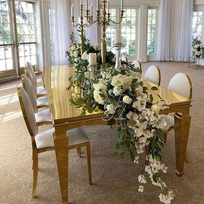 Καλή τιμή Σετ μοντέρνου τραπεζιού τραπεζαρίας με βάση από ανοξείδωτο ατσάλι, επιφάνεια από tempered glass για σπίτι, εστιατόριο, ξενοδοχείο, εξωτερικό χώρο, κατασκευασμένο από μάρμαρο και μέταλλο σε απευθείας σύνδεση